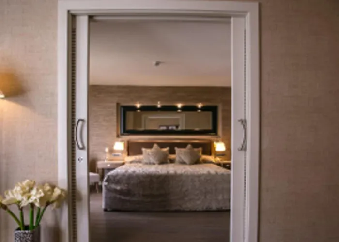 Hotel Elegance International