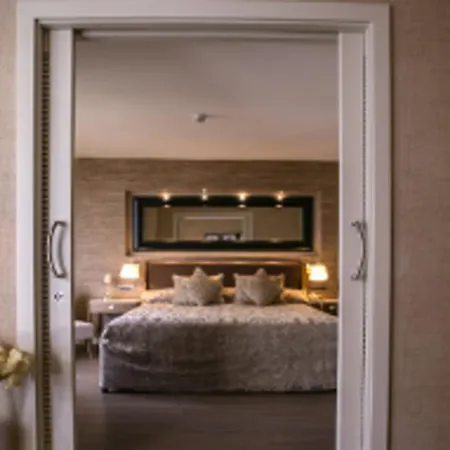 Отель Elegance International