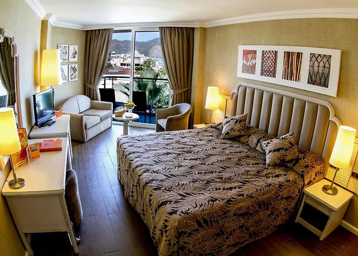 Elegance International Отель 5*