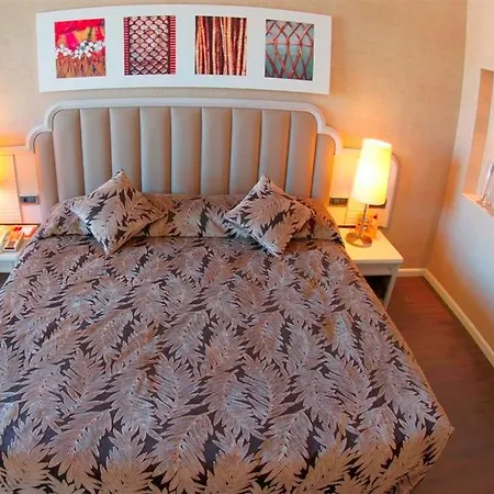 Elegance International Hotell