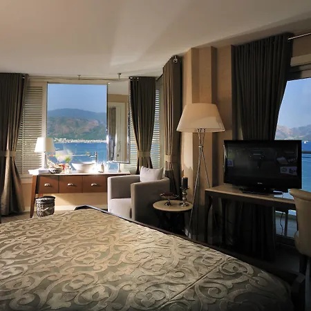 Elegance International Hotell