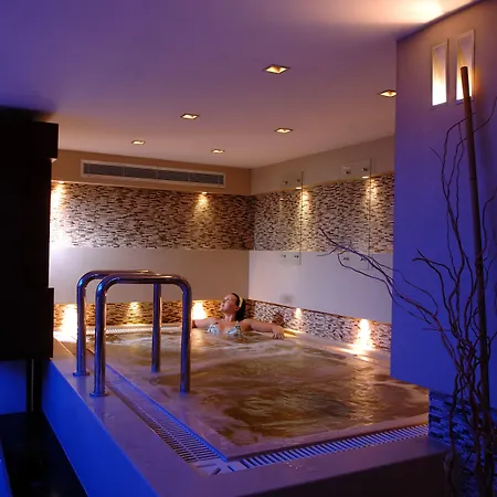 Hotell Elegance International